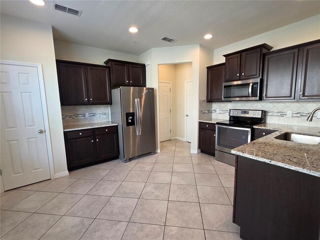 Building Photo - 1069 Pavia Dr