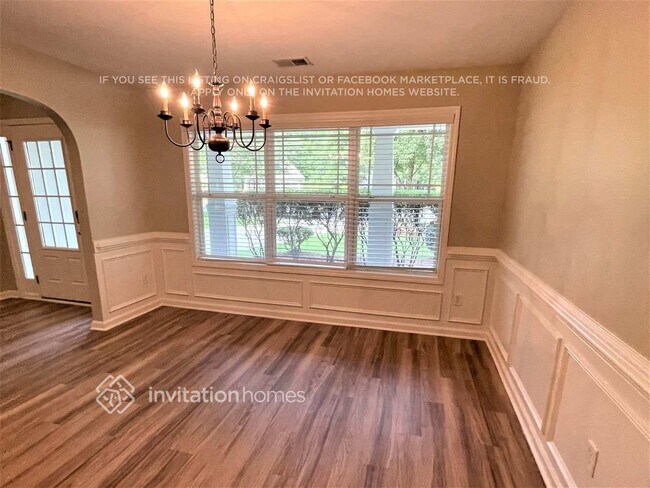 Building Photo - 3613 Malcolm Manor