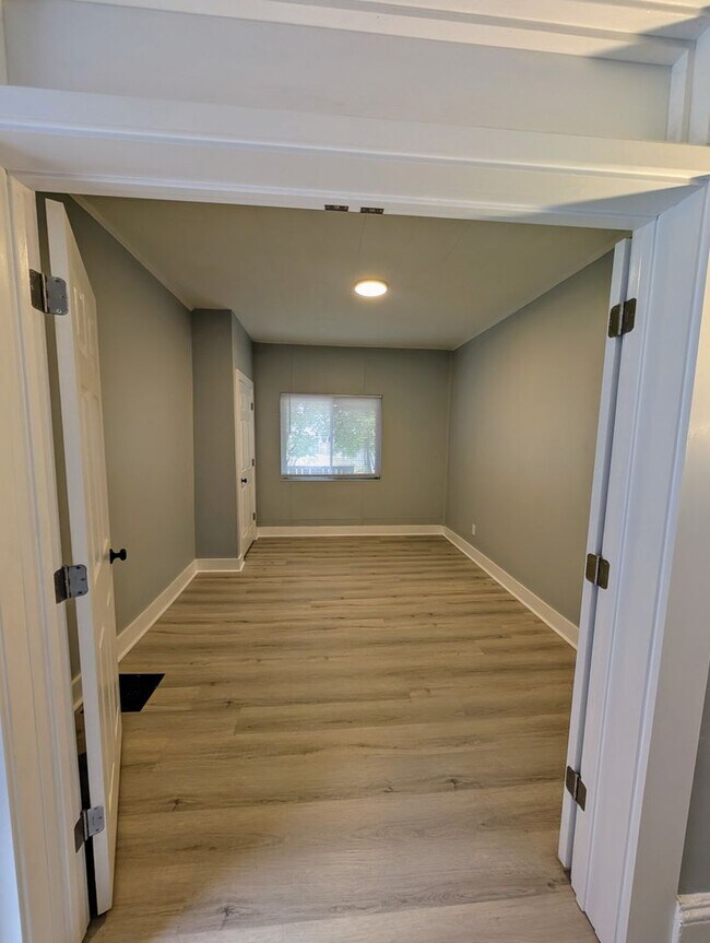 Photo - 1400 W Sycamore St Apartment