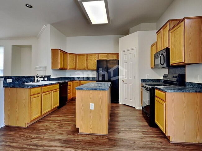 Foto del edificio - 1410 Loma Linda Ter