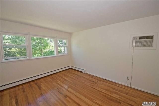 Building Photo - 298 Bayville Ave