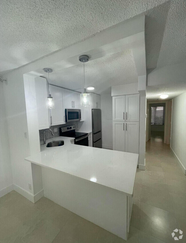 Building Photo - 205 Foxtail Dr