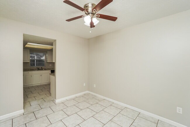 Building Photo - 308 Timber Creek Dr