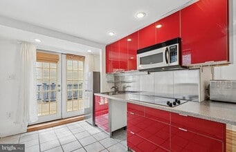 Building Photo - 2621 Sepviva St