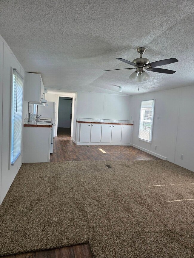 Foto del edificio - 3135 Calloway Dr
