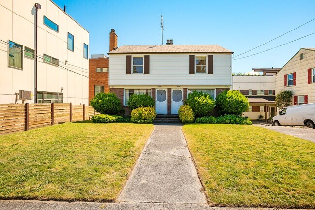 Foto del edificio - 3243-3243 NW Market St