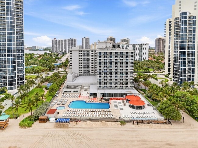 Foto del edificio - 19201 Collins Ave