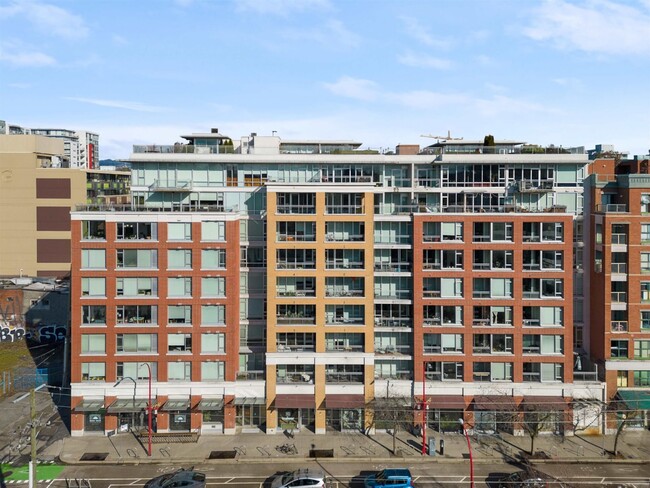 Building Photo - 221 Union St