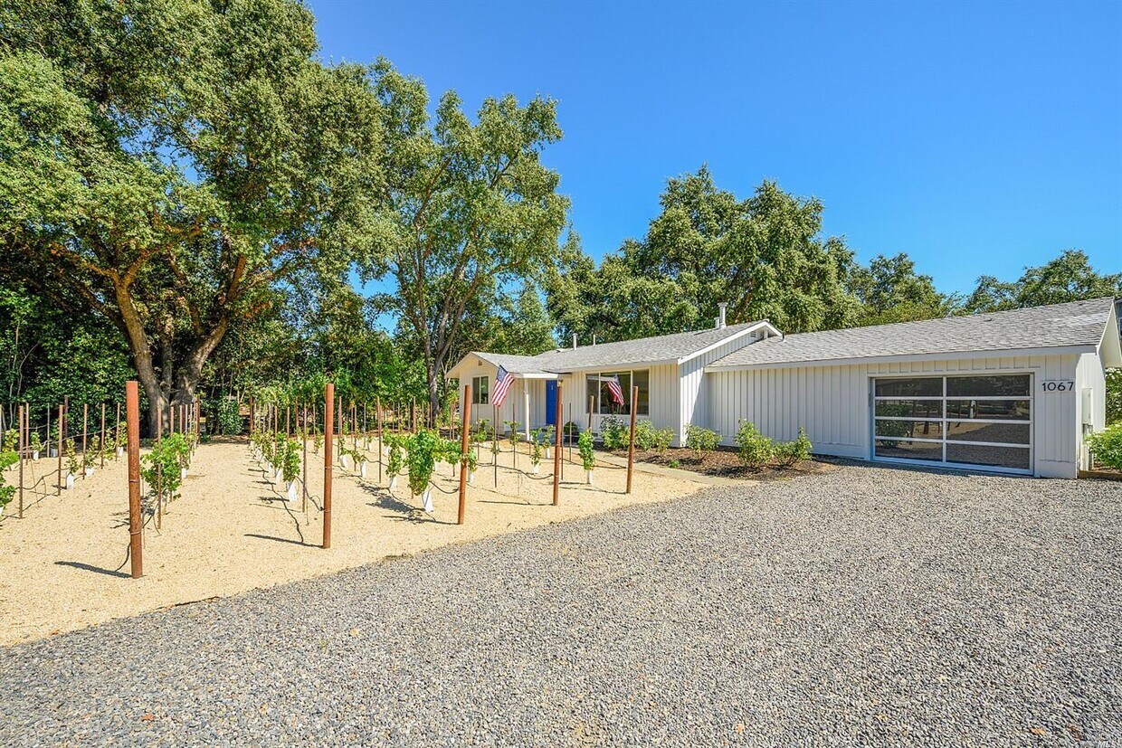 Primary Photo - 1067 Darms Ln