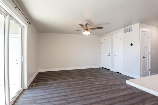 Foto del edificio - 815 NW 21st St