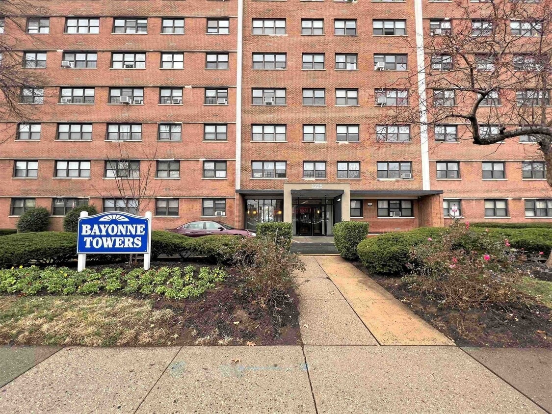 1225 John F. Kennedy Blvd Unit 14E, Bayonne, NJ 07002 Condo for Rent
