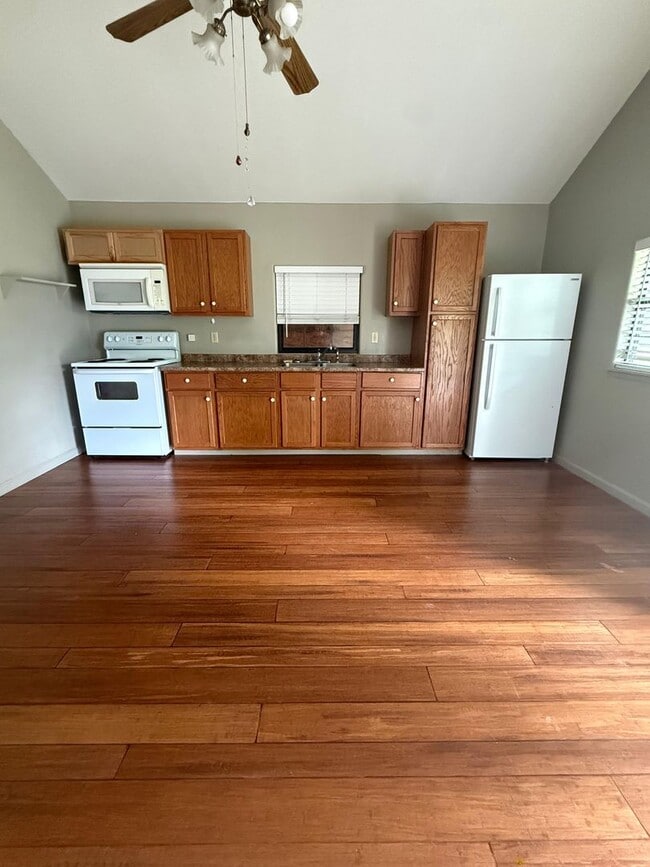 Building Photo - 2795 Dennis St