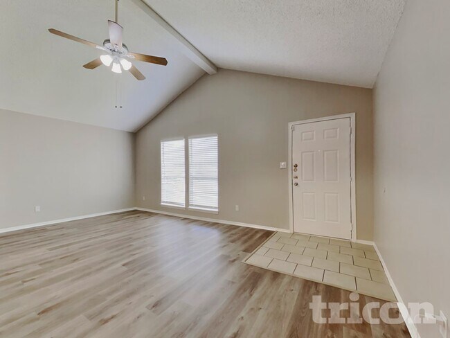 Building Photo - 3227 Rockdale Dr