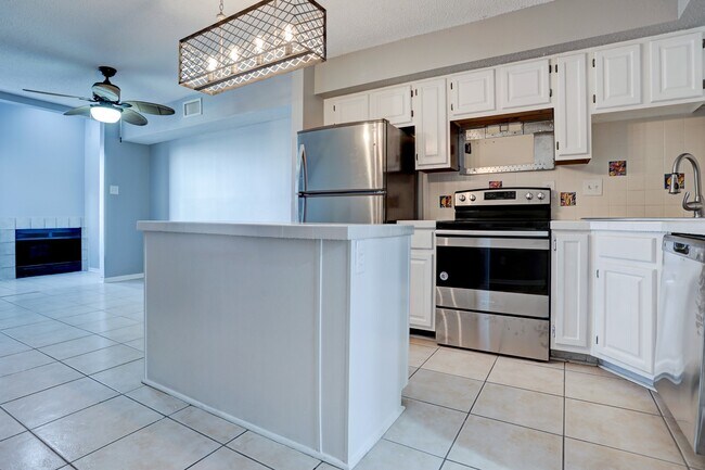 Foto del edificio - 1140 Marina Bay Dr