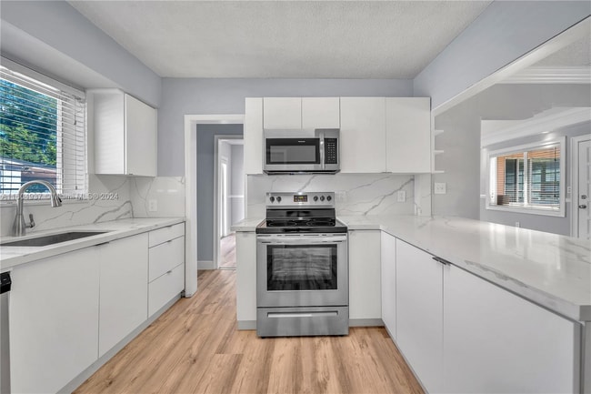 Photo - 2001 SW 37th Ave House