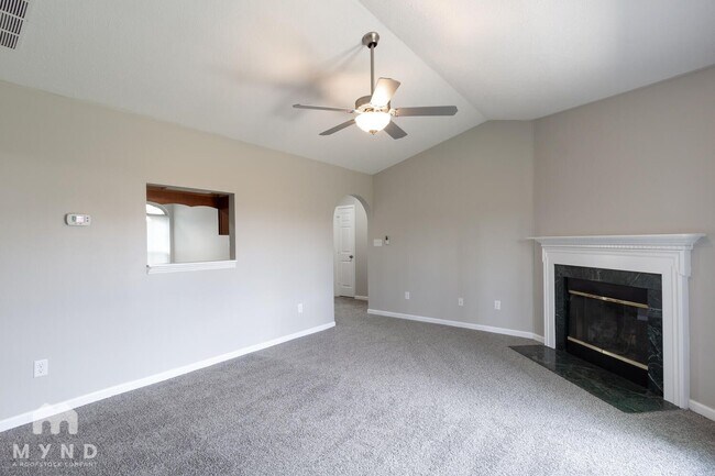 Foto del edificio - 2205 Autumn Creek Dr