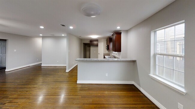 Foto del edificio - 4323 Alice St