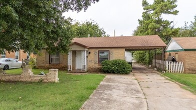 Building Photo - 316 E Harmon Dr