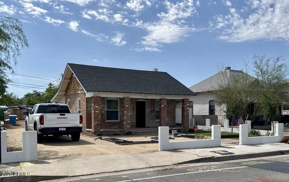 Foto principal - 921 E Roosevelt St