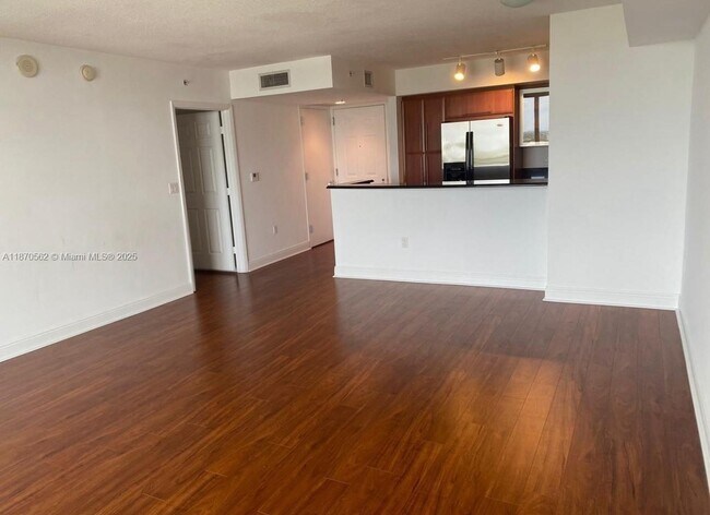 Foto del edificio - 3232 SW 22nd Terrace