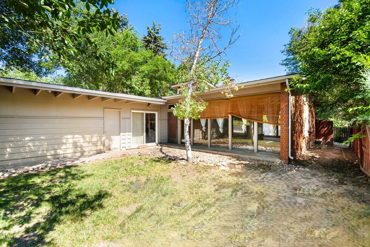 Primary Photo - Unique 1950's home in Greeley