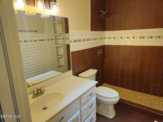 Foto del edificio - 7337 Canyon Run Dr