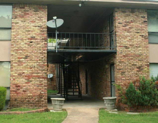 Building Photo - 1170 Peabody Ave