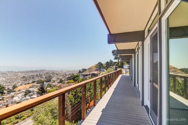 Building Photo - 294 Twin Peaks Blvd