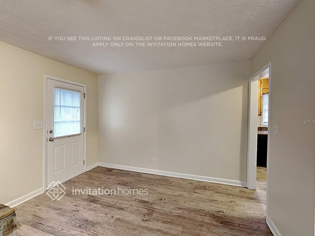 Foto del edificio - 3500 Rogers Dr