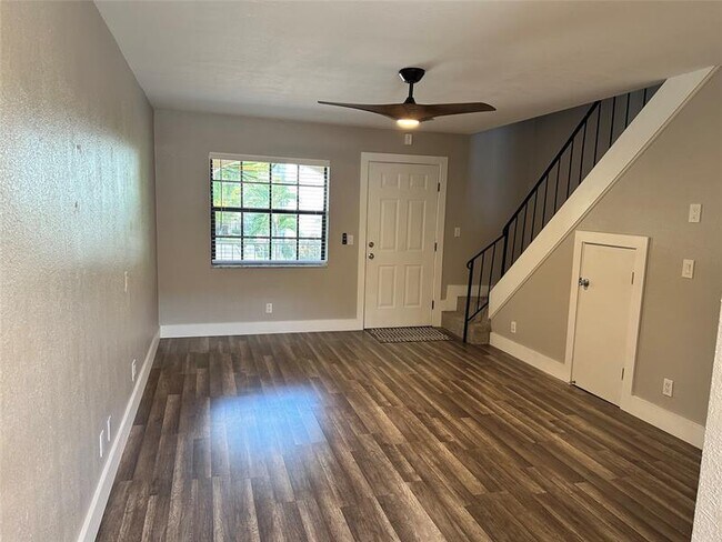 Building Photo - 620 NE 28th St