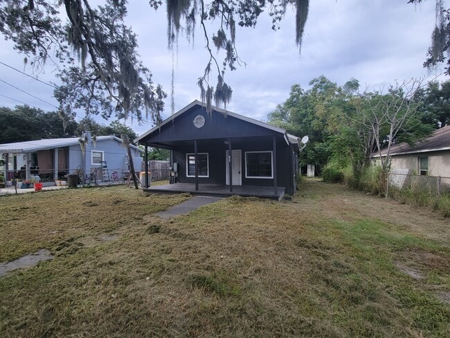 Building Photo - 10529 3rd Ave