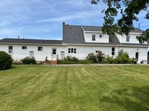 Building Photo - 6633 St Peters Rd