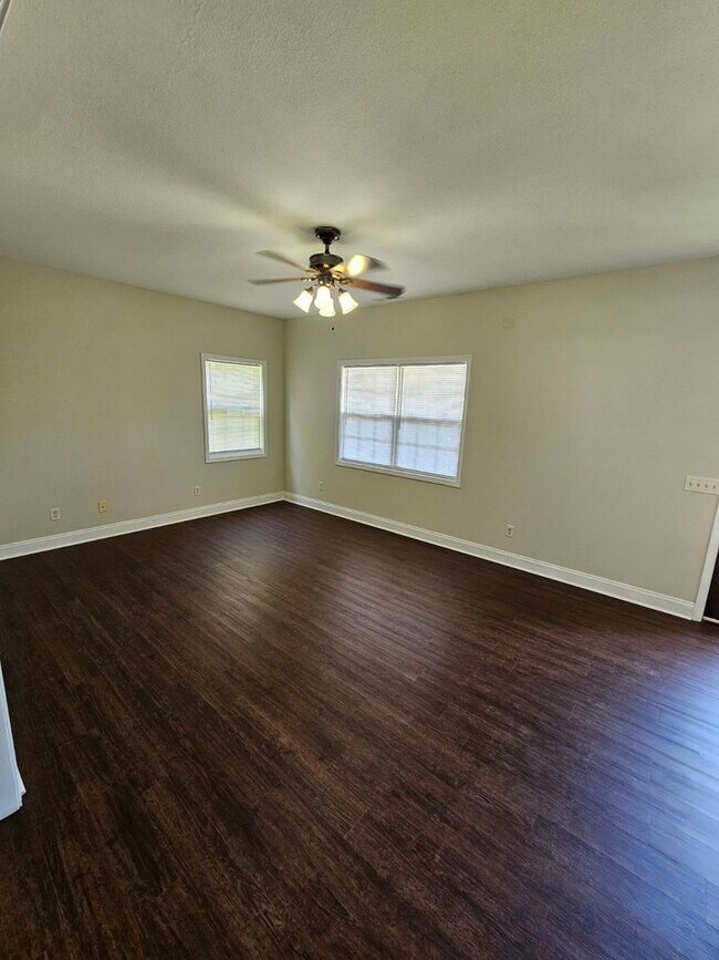 Foto del edificio - 3-Bedroom Home in the Heart of Cookeville – Available Now!