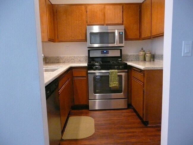 Building Photo - 23731 Del Monte Dr