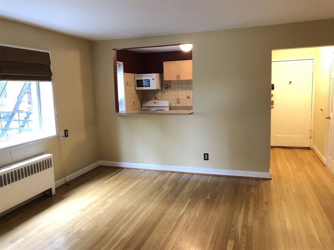 Primary Photo - 210 Woodcliff Ave