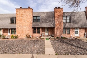 Building Photo - 2011 Sussex Ln