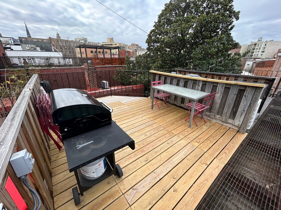Foto principal - 1326 Vermont Ave NW