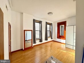 Building Photo - 1301 Vine St