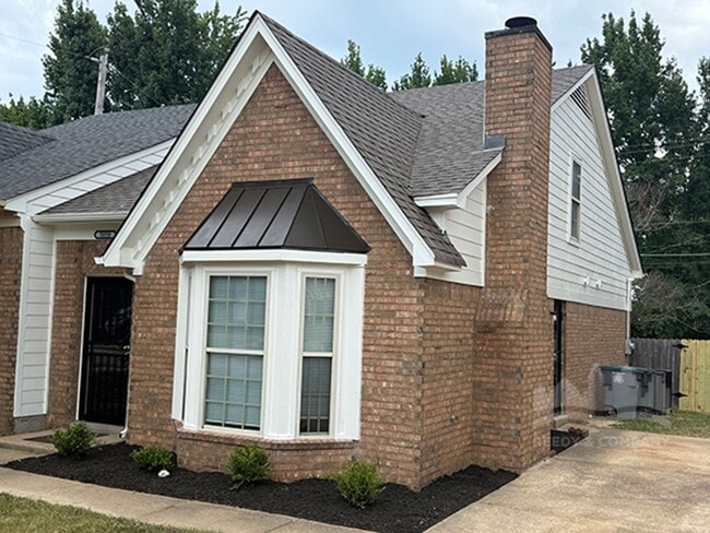 Foto del edificio - 5850 Grassy Valley Dr