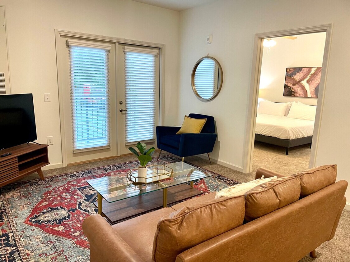 Foto principal - 8251 Windsor Hill Blvd