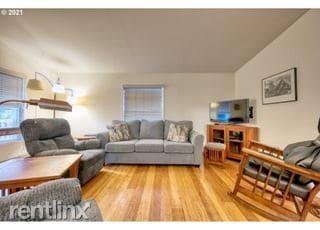Building Photo - 1475 Green Acres Rd