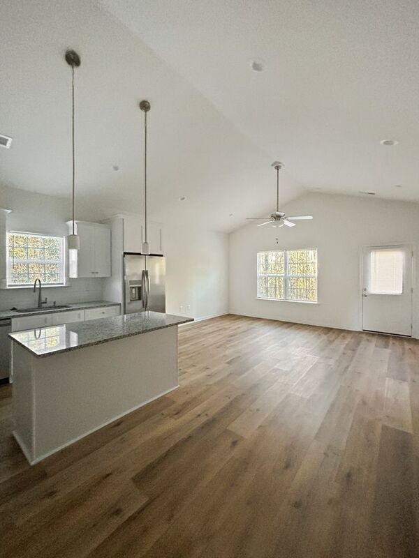 Building Photo - 2126 2nd St