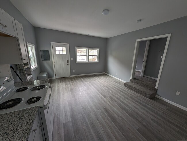 Building Photo - 64 Woodbridge Ave