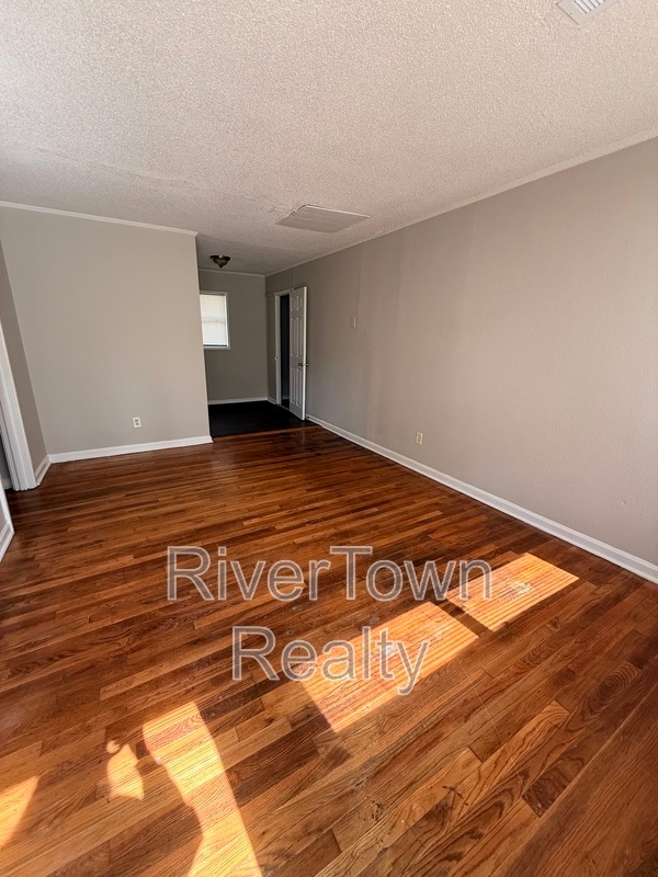 Building Photo - 686 Delta Rd