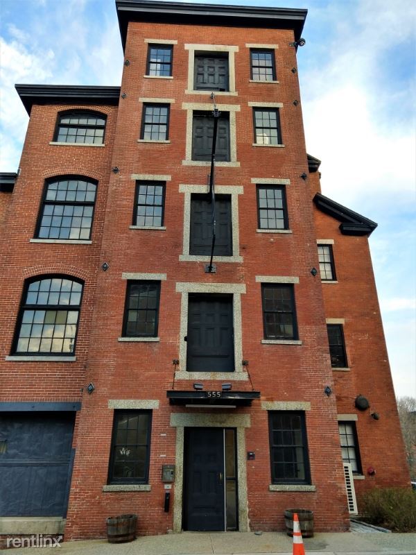 Foto principal - 1 br, 1 bath Apartment - 555 Roosevelt Ave