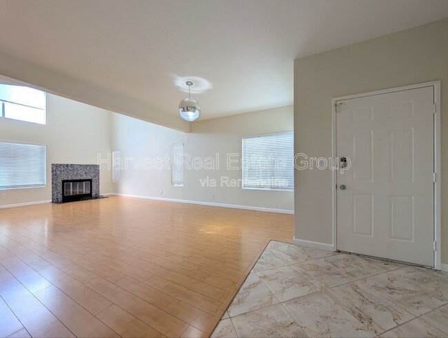 Foto del edificio - 5621 Civic Terrace Ave