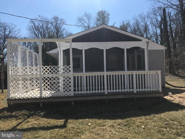Building Photo - 3704 Penderwood Dr