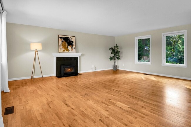 Building Photo - 6116 123rd Ave NE
