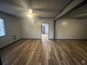 Building Photo - 1308 AR-89