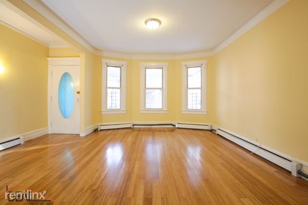 Building Photo - 680 E 21st St